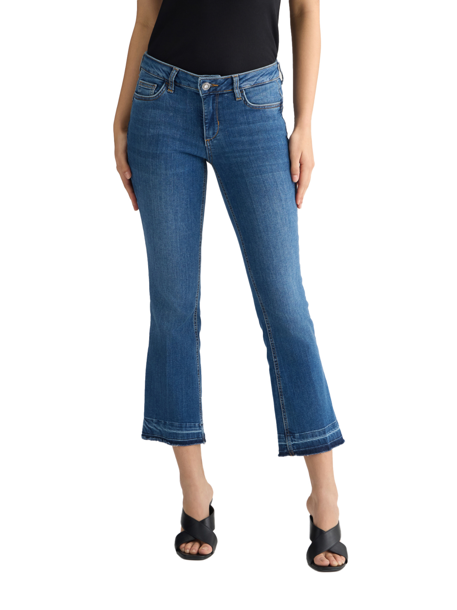 JEANS CROPPED CON ORLO SFRANGIATO DONNA BLU