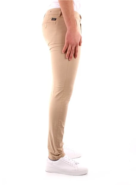 pantaloni slim