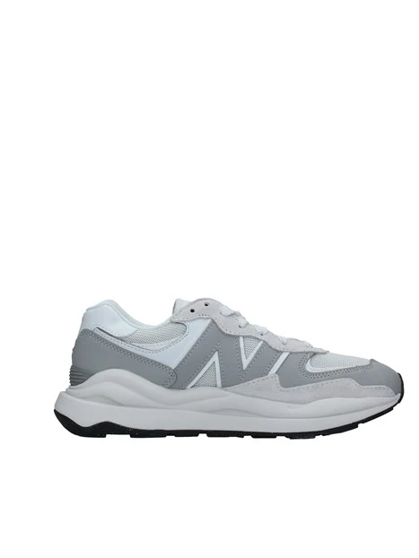 SNEAKERS BASSE CON LOGO 5740 UOMO GRIGIO