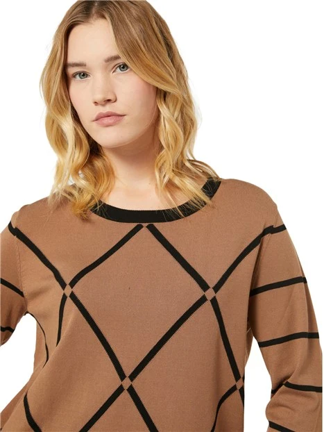 MAGLIA GIROCOLLO IN VISCOSA STRETCH CON FANTASIA GEOMETRICA DONNA BEIGE E NERO