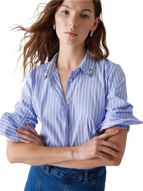 CAMICIA A RIGHE CON APPLICAZIONI GIOIELLO DONNA AZZURRO