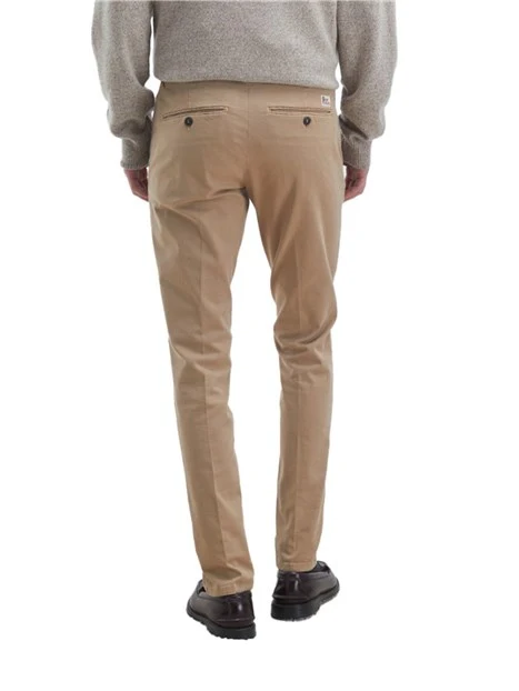 PANTALONI CHINO ADERENTI UOMO MARRONE