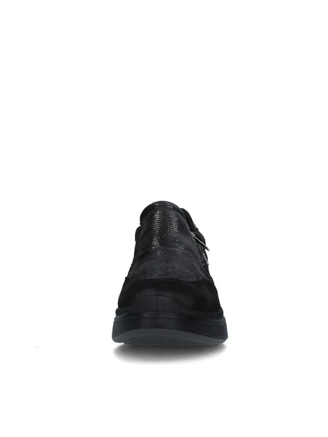 SNEAKERS SLIP ON CON ZEPPA IN PELLE SCAMOSCIATA DONNA NERO